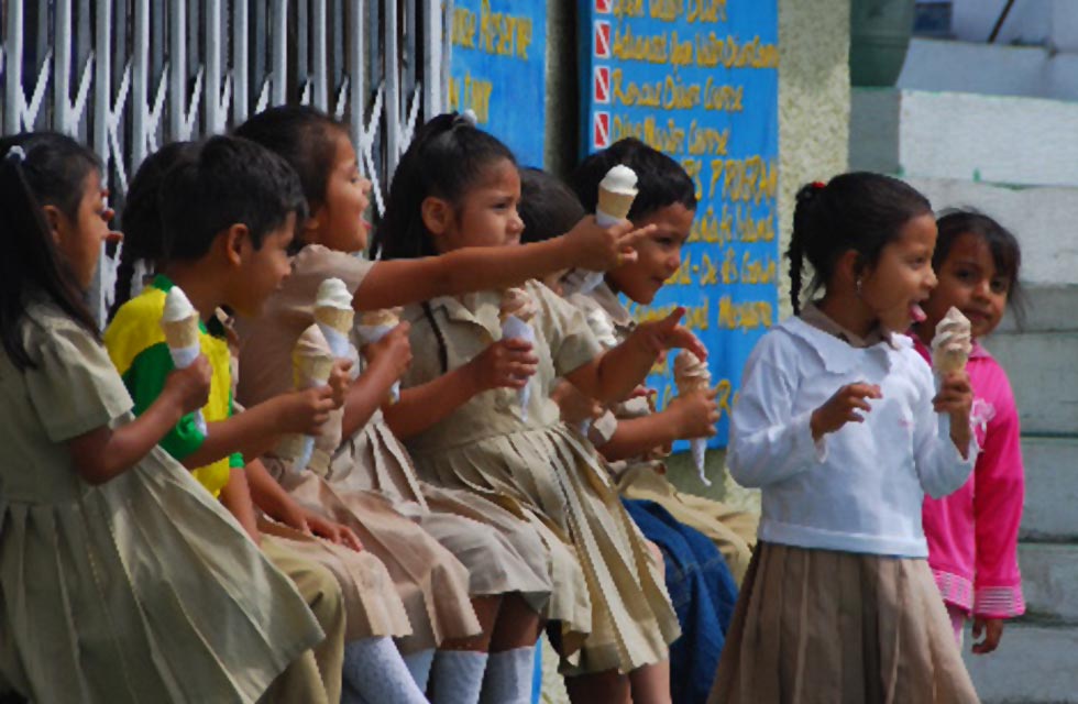 Galapagos People: School Children