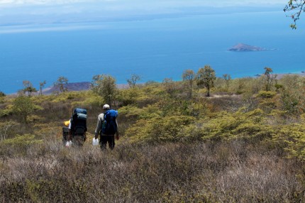 Galapagos Places: Biologists on a hill © Christian Ziegler